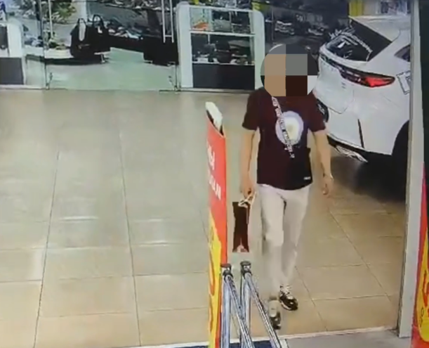 В Твери поймали подозреваемого в краже кроссовок за 18 тысяч рублей В Твери поймали подозреваемого в краже кроссовок за 18 тысяч рублей