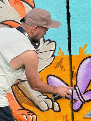 В Твери появилось новое яркое граффити В Твери появилось новое яркое граффити