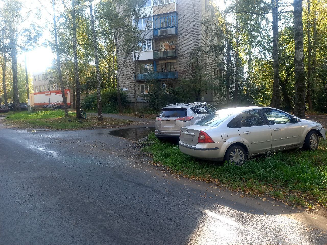Два человека пострадали при столкновении иномарок в Твери