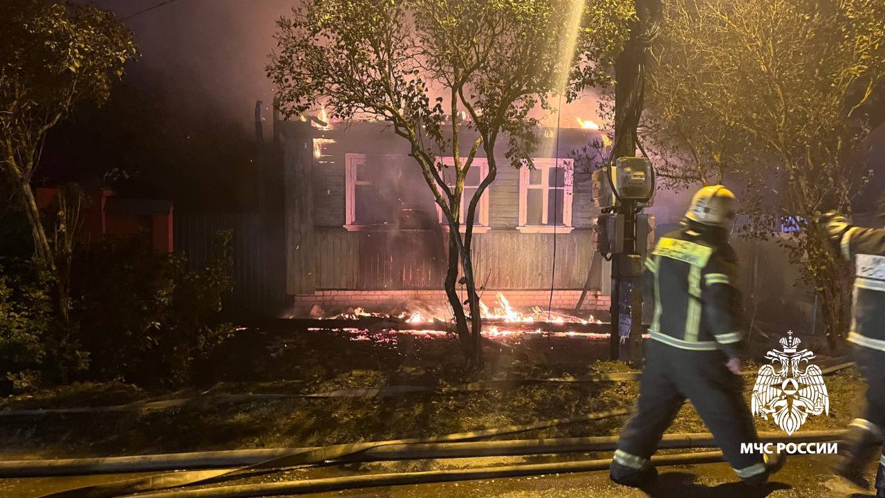 Ночью в Твери произошёл пожар в жилом доме