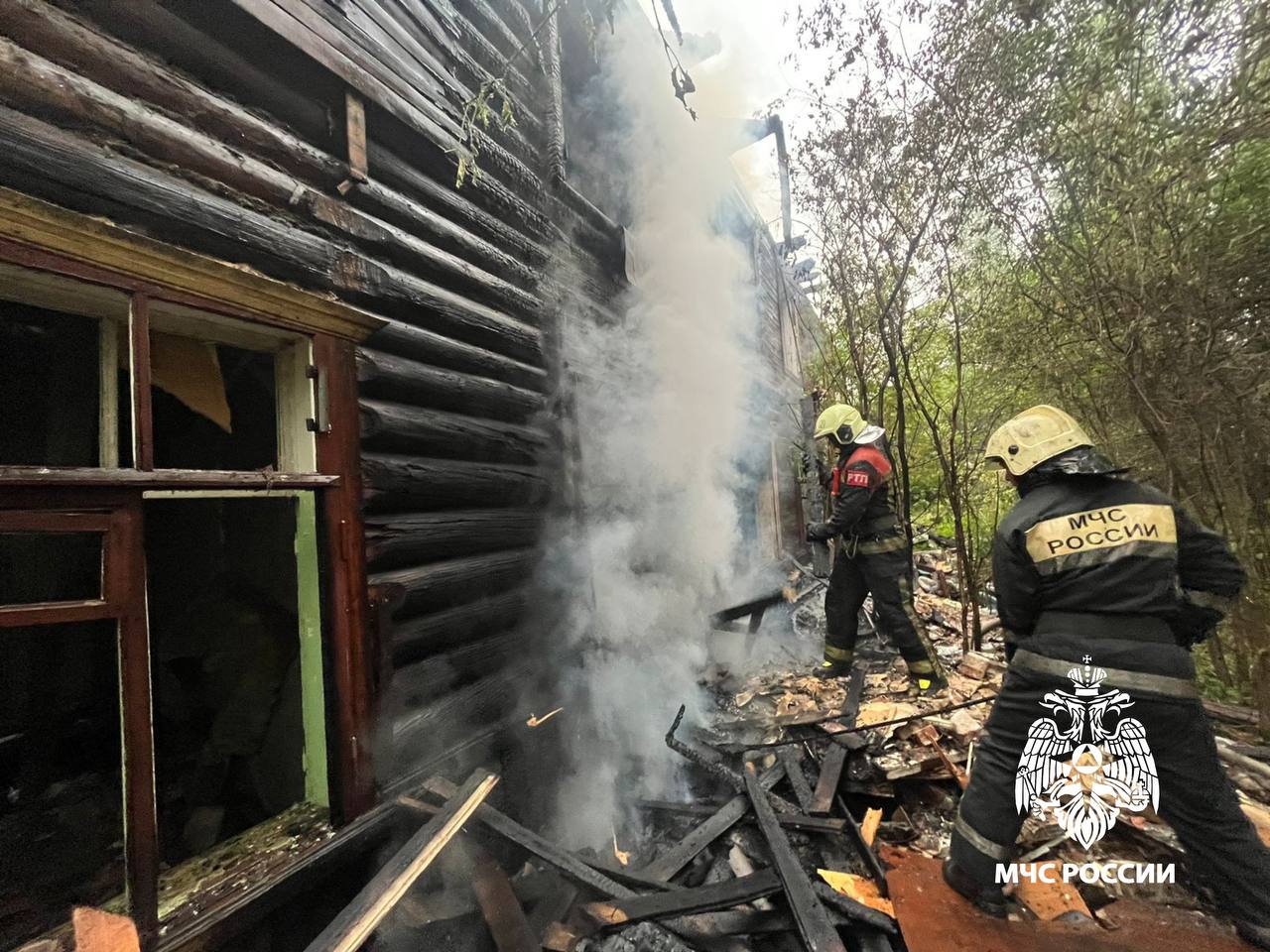 В Пролетарском районе Твери потушили пожар в заброшенном доме