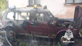 В Твери потушили загоревшуюся «Ниву» В Твери потушили загоревшуюся «Ниву»