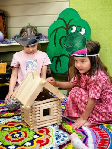 Детский музейный центр Твери приглашает малышей на занятие "Семеро по лавкам" Детский музейный центр Твери приглашает малышей на занятие "Семеро по лавкам"