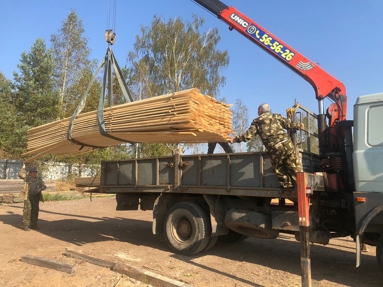 Андреаполь продолжает оказывать поддержку жителям Торопецкого округа, пострадавшим от налета БПЛА Андреаполь продолжает оказывать поддержку жителям Торопецкого округа, пострадавшим от налета БПЛА