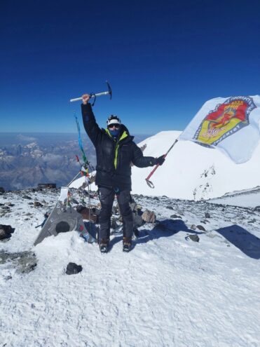 Член турклуба ТвГТУ «Азимут» в составе группы туристов покорил Эльбрус Член турклуба ТвГТУ «Азимут» в составе группы туристов покорил Эльбрус