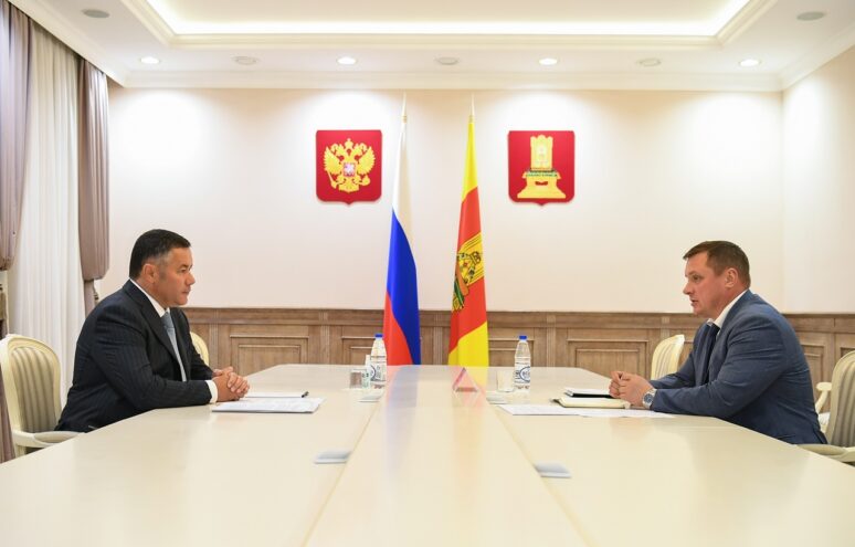 Губернатор Игорь Руденя провёл встречу с главой Сандовского округа Олегом Грязновым Губернатор Игорь Руденя провёл встречу с главой Сандовского округа Олегом Грязновым