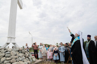 В Твери освятили поклонный крест на въезде в город В Твери освятили поклонный крест на въезде в город