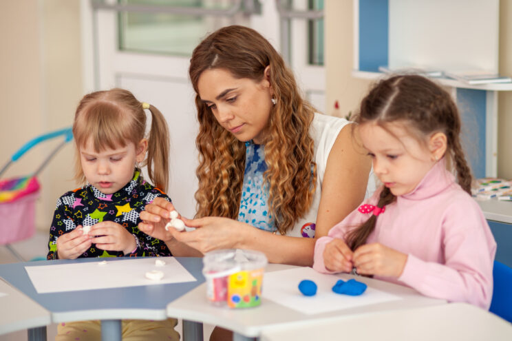 Игорь Руденя поздравил работников дошкольного образования с профессиональным праздником Игорь Руденя поздравил работников дошкольного образования с профессиональным праздником