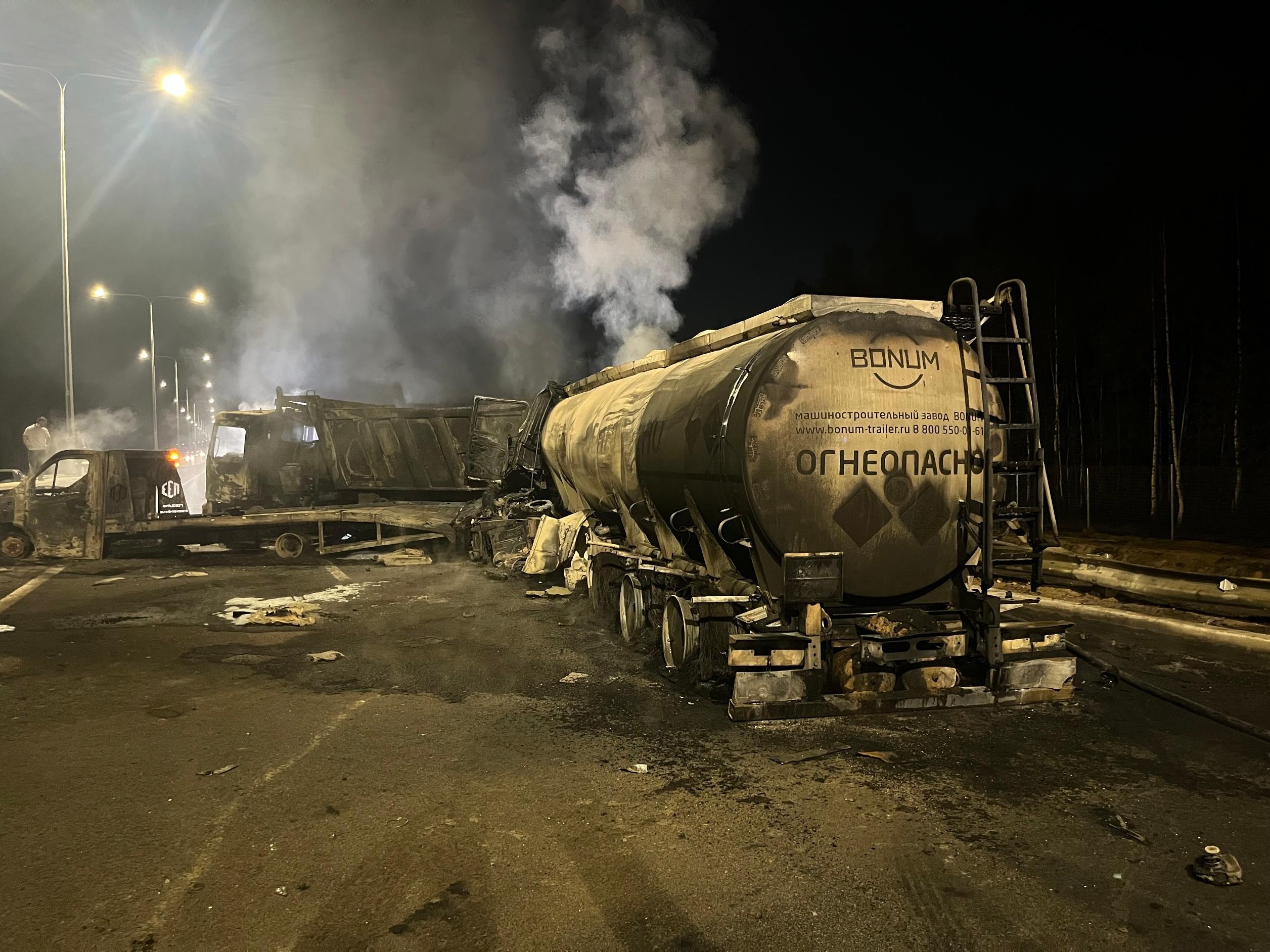 Стали известны подробности смертельного ДТП на трассе М-11 в Калининском округе Стали известны подробности смертельного ДТП на трассе М-11 в Калининском округе