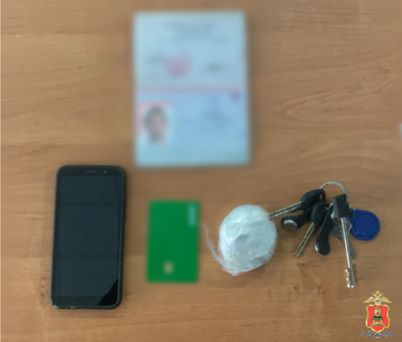 В Твери поймали мужчину с крупной партией героина В Твери поймали мужчину с крупной партией героина