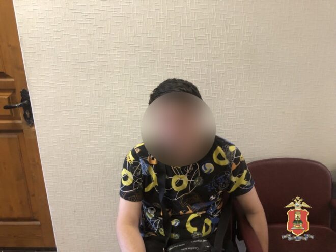 В Твери задержали молодого человека с наркотиком В Твери задержали молодого человека с наркотиком