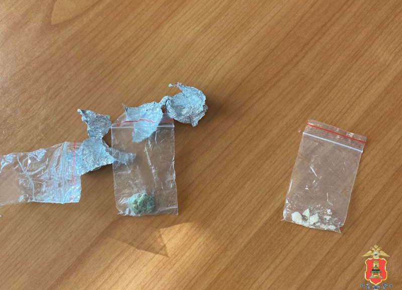 В съёмной квартире жителя Твери нашли крупную партию наркотика