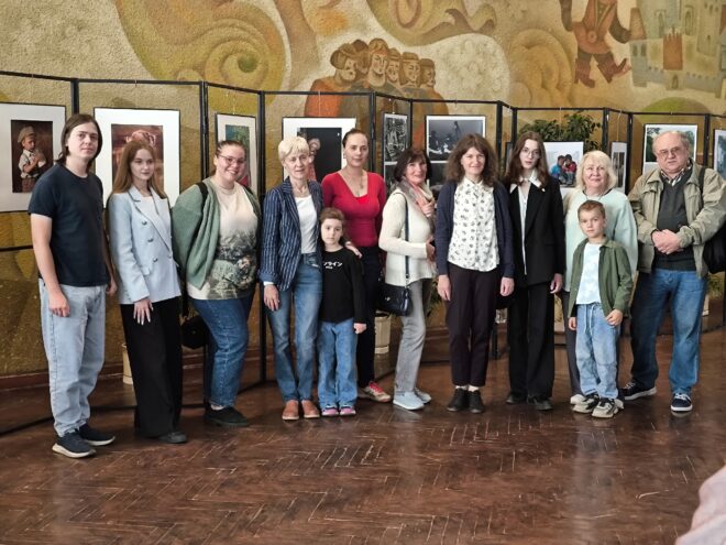 В Тверском театре кукол открылась фотовыставка «Лето. Дети. 100 фантазий» В Тверском театре кукол открылась фотовыставка «Лето. Дети. 100 фантазий»