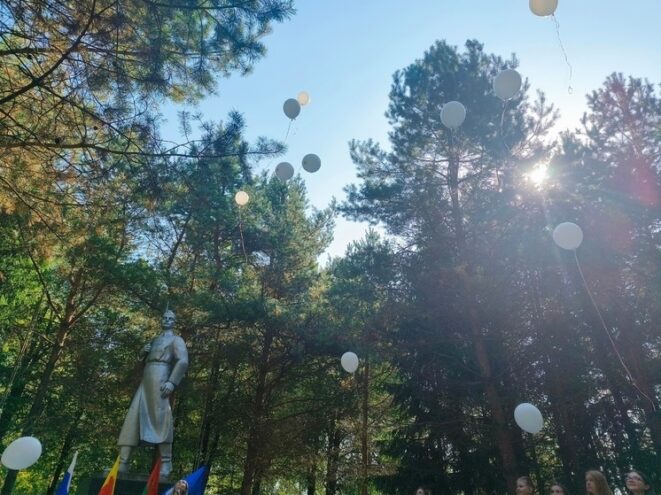 В Оленино Тверской области прошел митинг памяти жертв Беслана В Оленино Тверской области прошел митинг памяти жертв Беслана