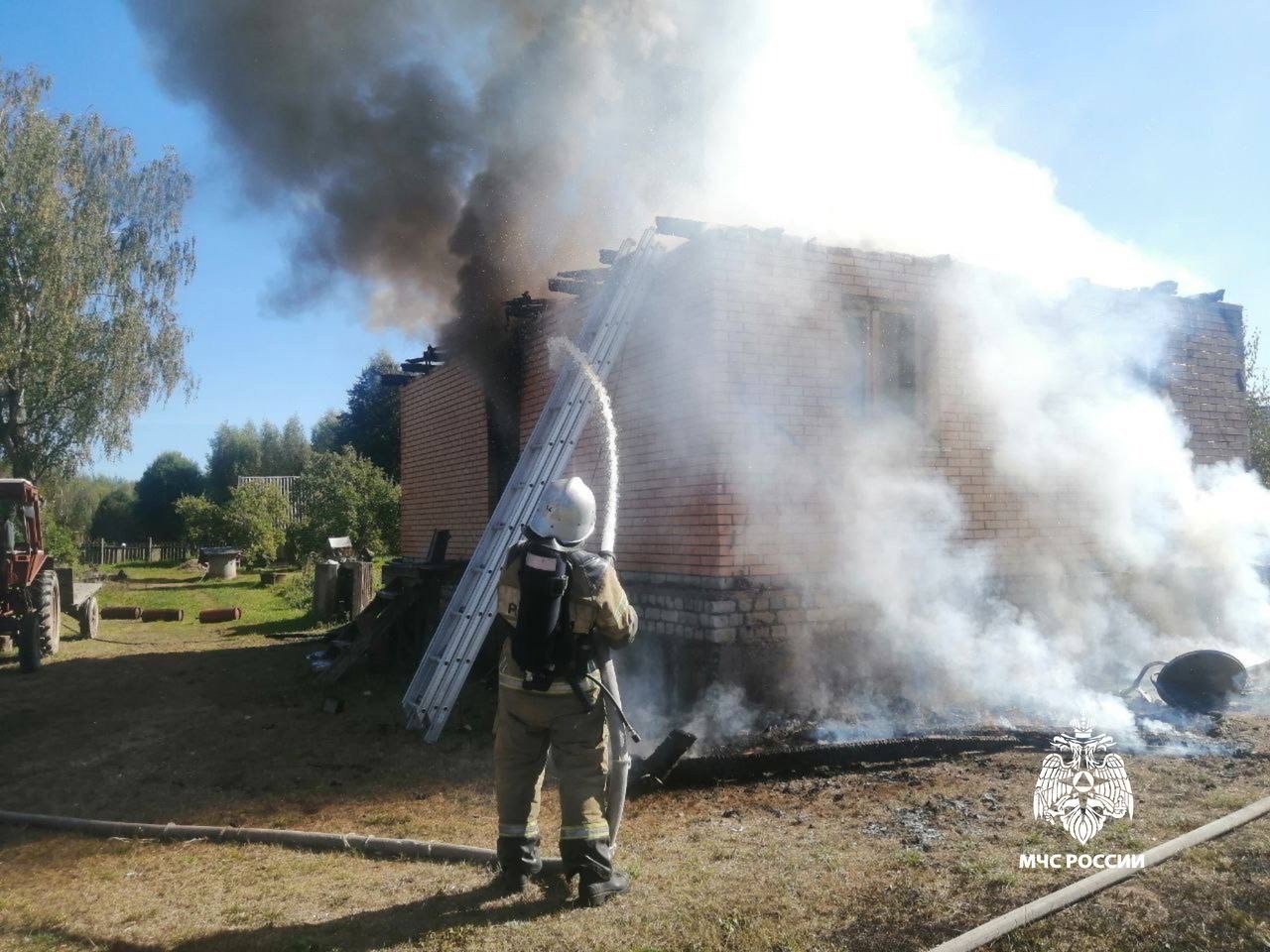 В Удомельском округе загорелся жилой дом В Удомельском округе загорелся жилой дом