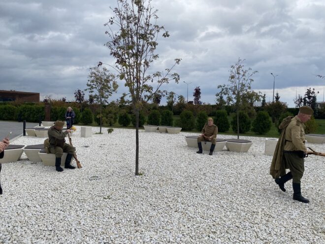 «На привале» у Ржевского мемориала: В Тверской области показали необычную постановку «На привале» у Ржевского мемориала: В Тверской области показали необычную постановку