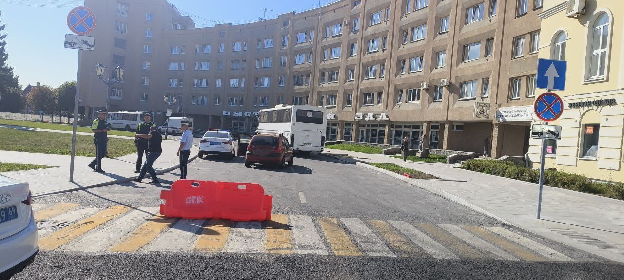 В Твери иномарка сбила женщину на «зебре» В Твери иномарка сбила женщину на «зебре»