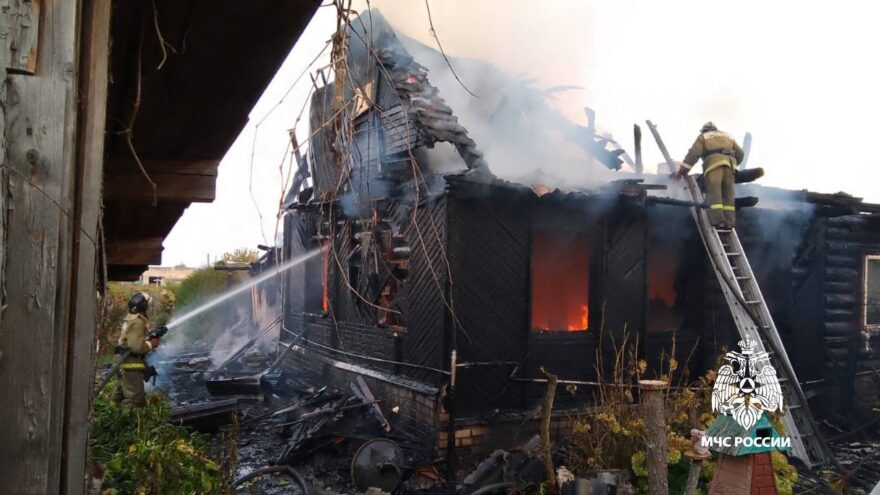 Жилой дом сгорел в Старицком округе Тверской области Жилой дом сгорел в Старицком округе Тверской области