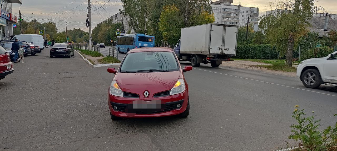 В Твери иномарка наехала на ребенка, который выбежал из-за припаркованного автомобиля В Твери иномарка наехала на ребенка, который выбежал из-за припаркованного автомобиля