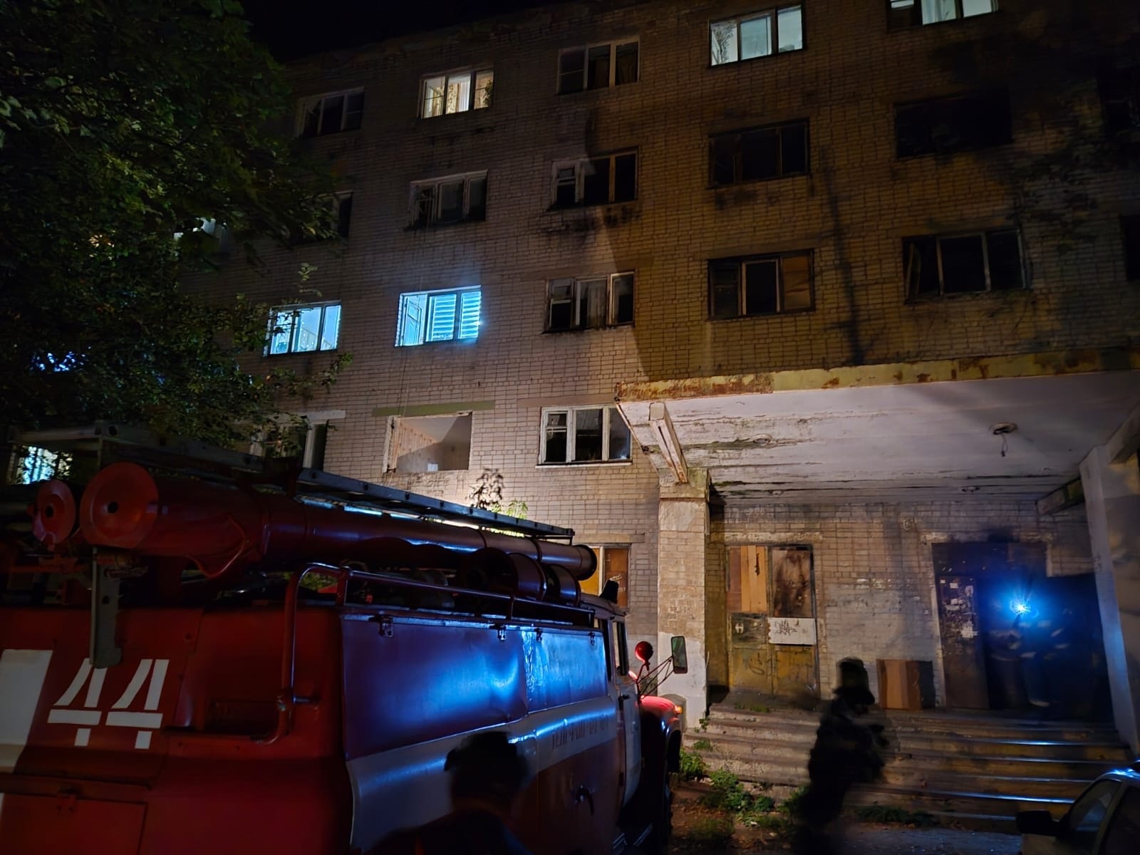 В Осташкове загорелась комната в общежитии В Осташкове загорелась комната в общежитии