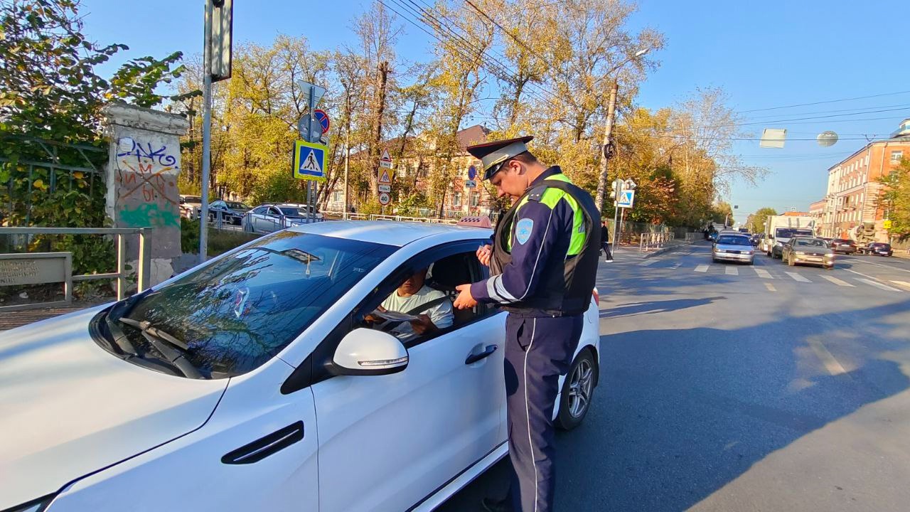 В Твери проверили водителей легковых такси В Твери проверили водителей легковых такси