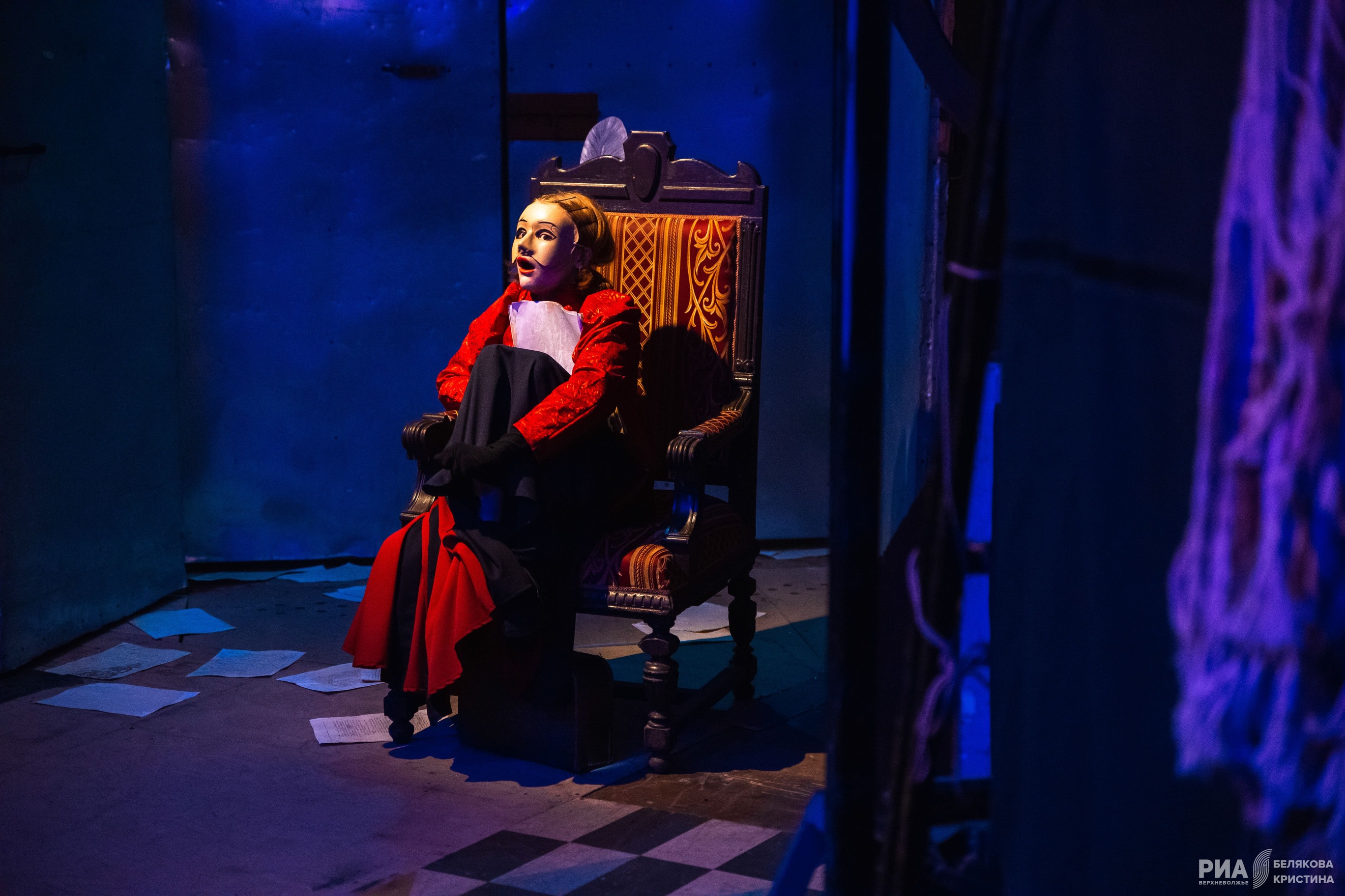 Мистическое путешествие в недра ТЮЗа: Как в театре наладили общение с духами