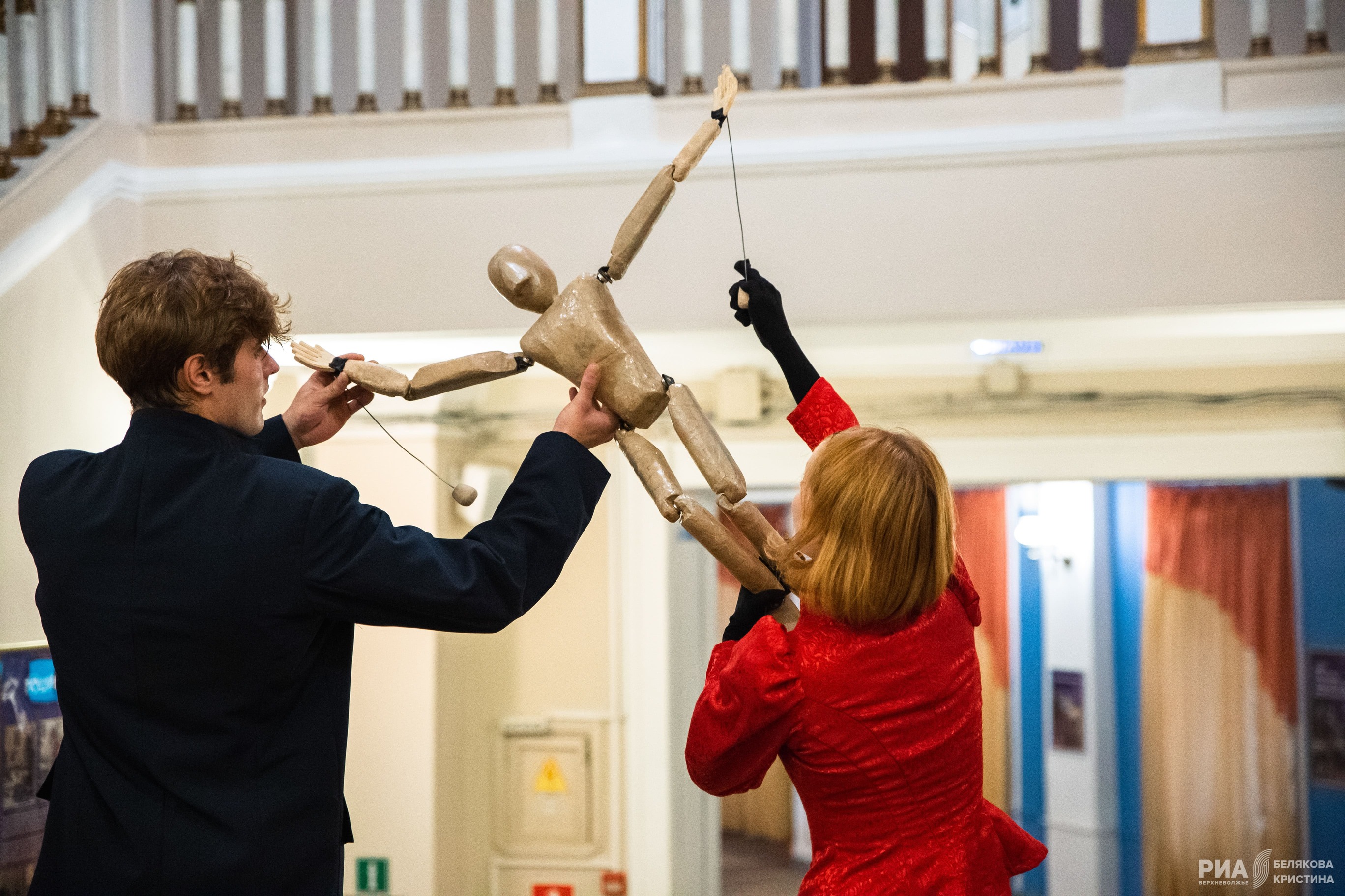 Мистическое путешествие в недра ТЮЗа: Как в театре наладили общение с духами