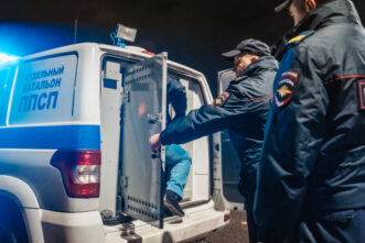 В Пролетарском районе Твери задержали мужчину, который угрожал ножом прохожему В Пролетарском районе Твери задержали мужчину, который угрожал ножом прохожему