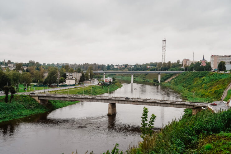 Юмор FM во Ржеве: как смех в пробках улучшает настроение на работе Юмор FM во Ржеве: как смех в пробках улучшает настроение на работе