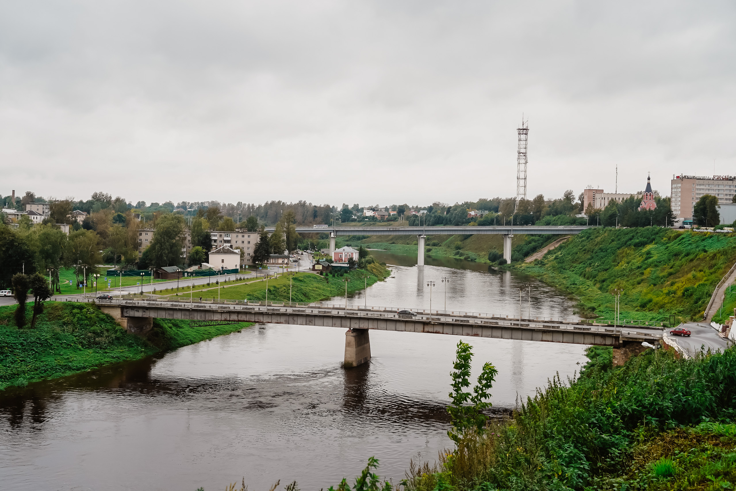 Юмор FM во Ржеве: как смех в пробках улучшает настроение на работе Юмор FM во Ржеве: как смех в пробках улучшает настроение на работе