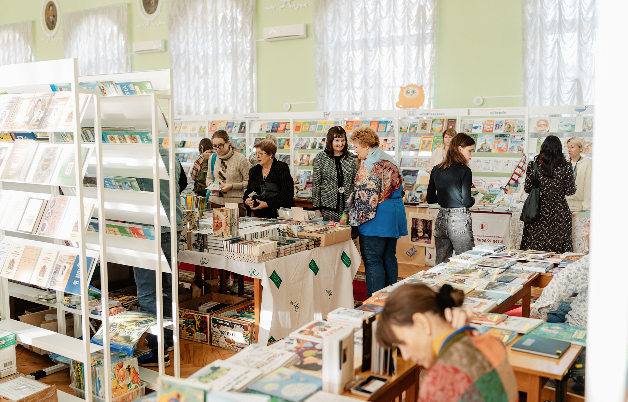 В библиотеке имени Горького проходит традиционный книжный фестиваль «Тверской переплёт» В библиотеке имени Горького проходит традиционный книжный фестиваль «Тверской переплёт»