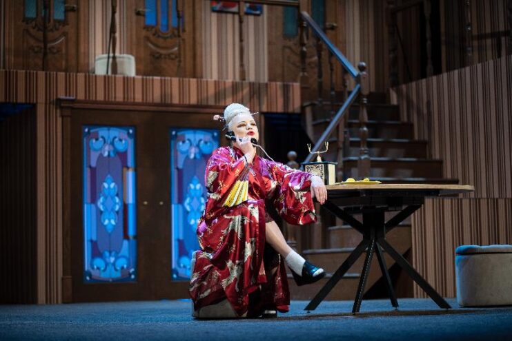 Жителей и гостей Твери приглашают увидеть "Шум за сценой" Жителей и гостей Твери приглашают увидеть "Шум за сценой"