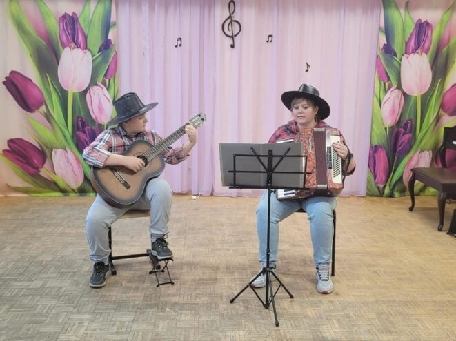 В Андреаполе выступили семейные ансамбли В Андреаполе выступили семейные ансамбли