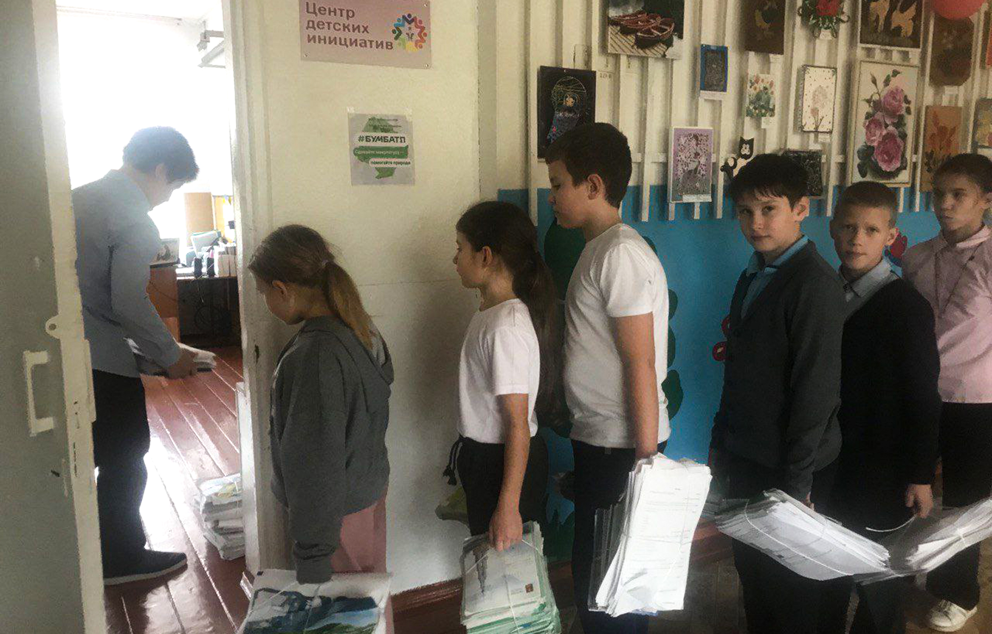 Больше 6 тонн макулатуры собрали за две недели школьники Верхневолжья
