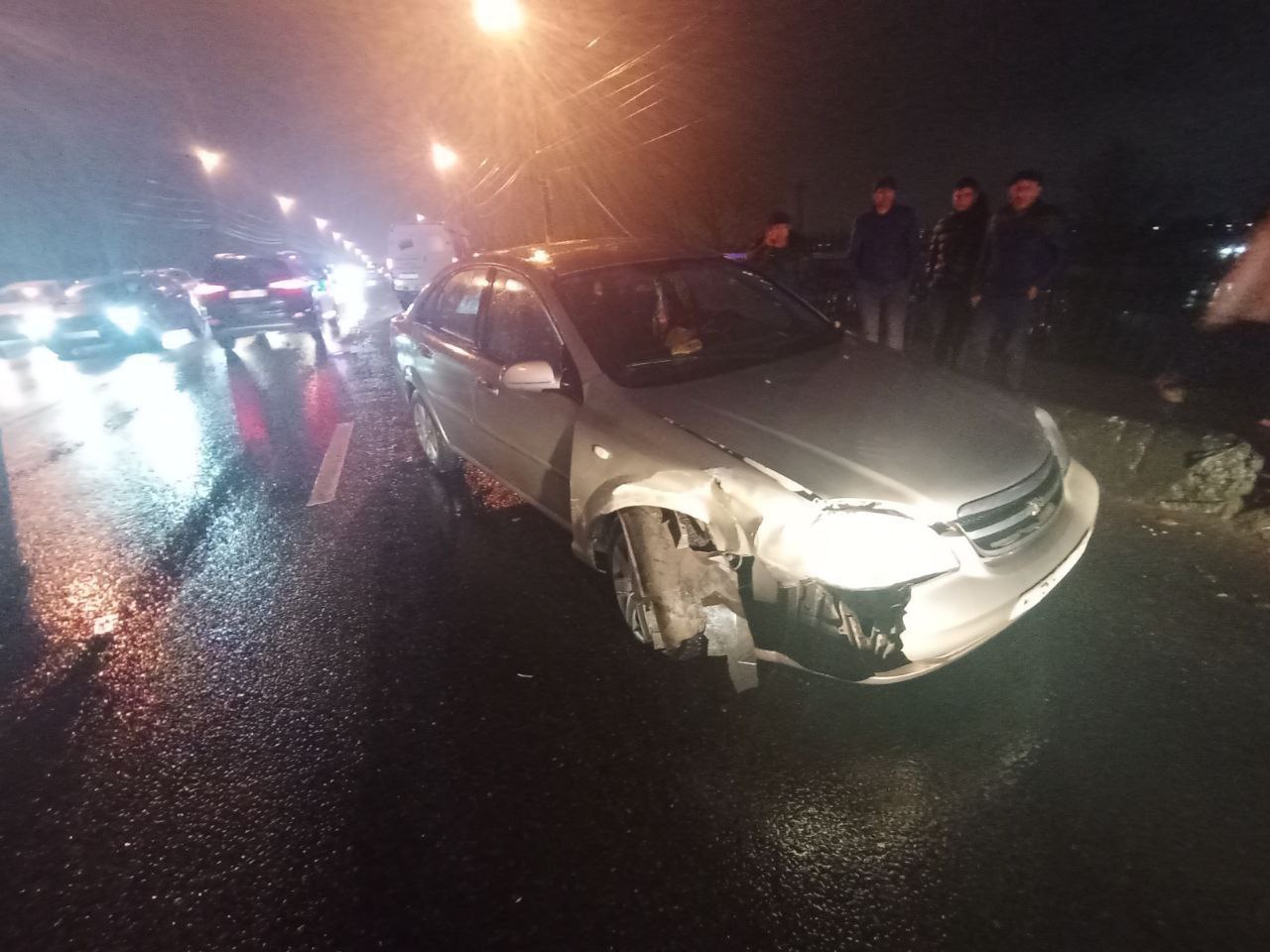 На Южном мосту в Твери столкнулись четыре автомобиля На Южном мосту в Твери столкнулись 4 автомобиля