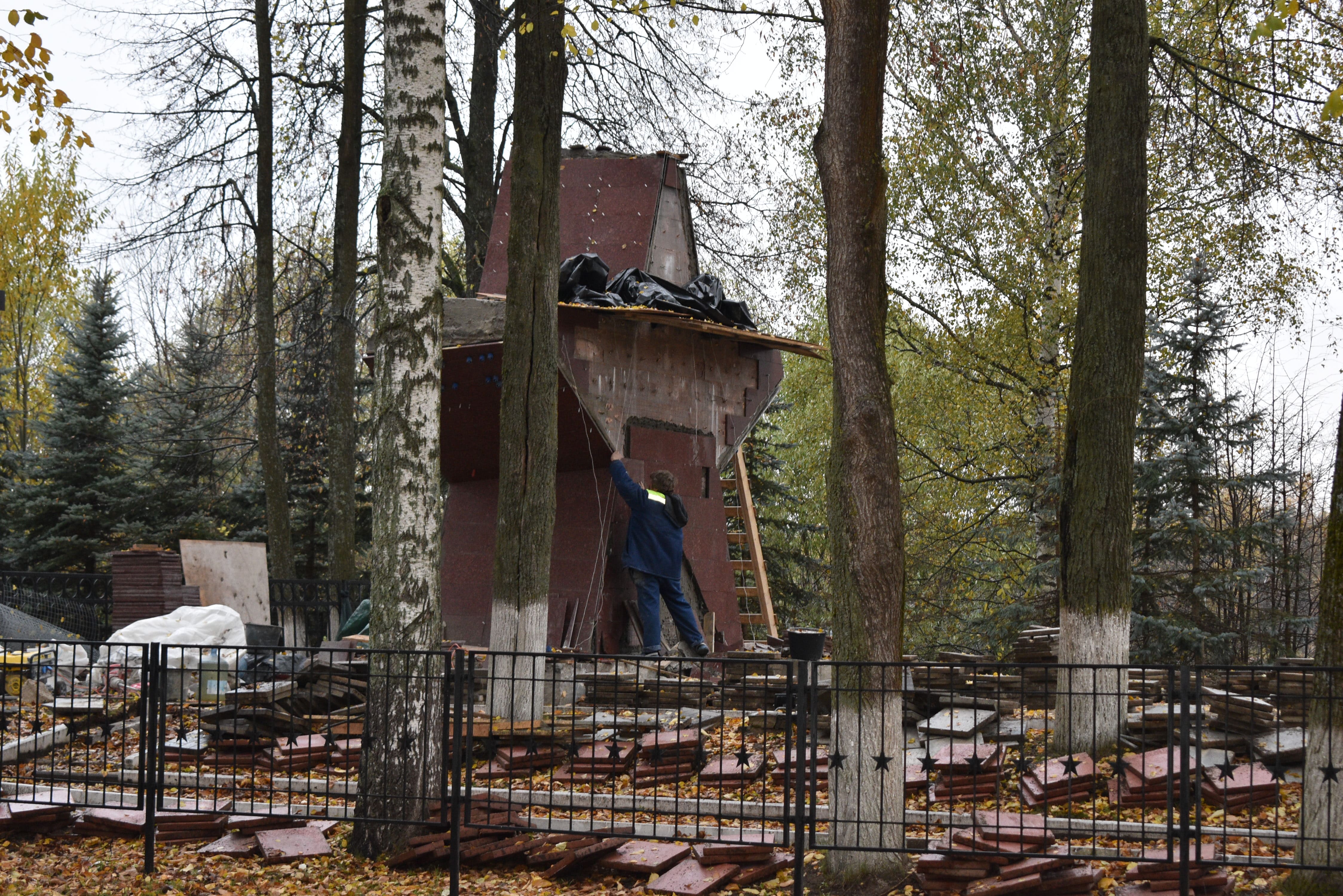 В Твери ремонтируют и благоустраивают мемориалы и воинские захоронения