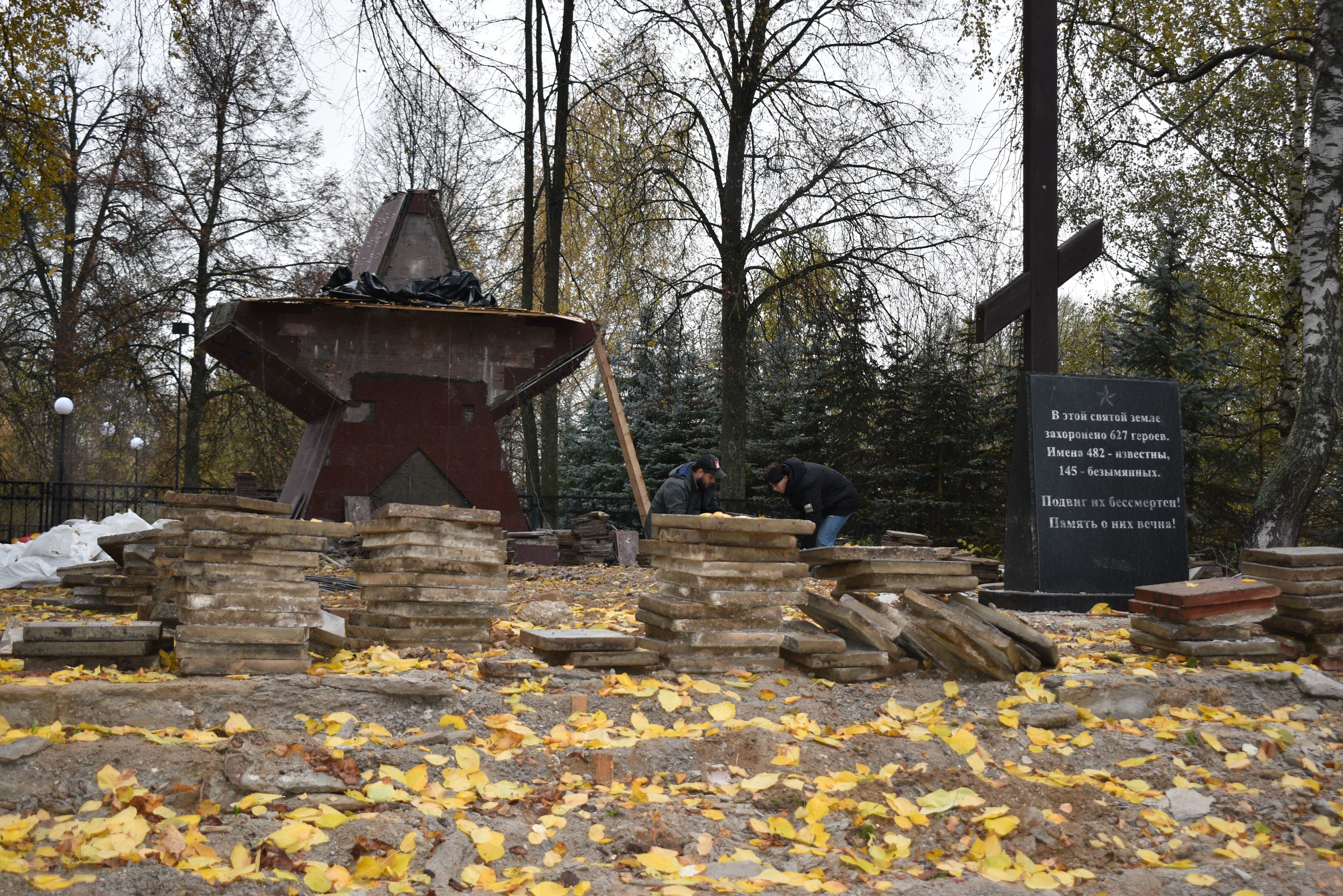 В Твери ремонтируют и благоустраивают мемориалы и воинские захоронения