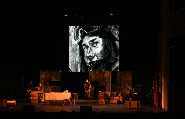 В Твери представили спектакль о семьях участников СВО В Твери представили спектакль о семьях участников СВО