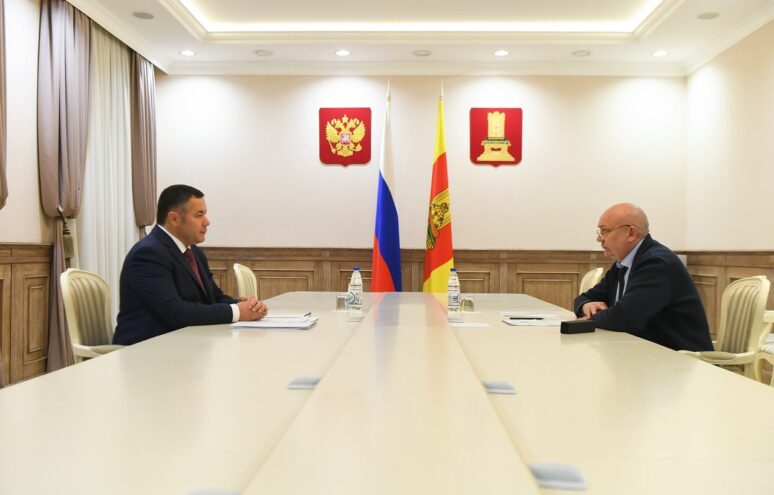 Игорь Руденя и Алексей Титов обсудили ремонт дорог и отопительный сезон в Осташковском округе