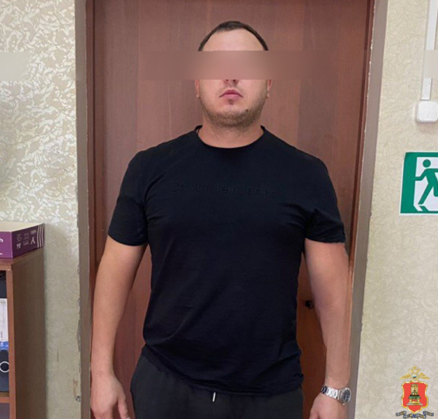 В Твери поймали мужчину, который обманывал автовладельцев и продавал их машины В Твери поймали мужчину, который обманывал автовладельцев и продавал их машины