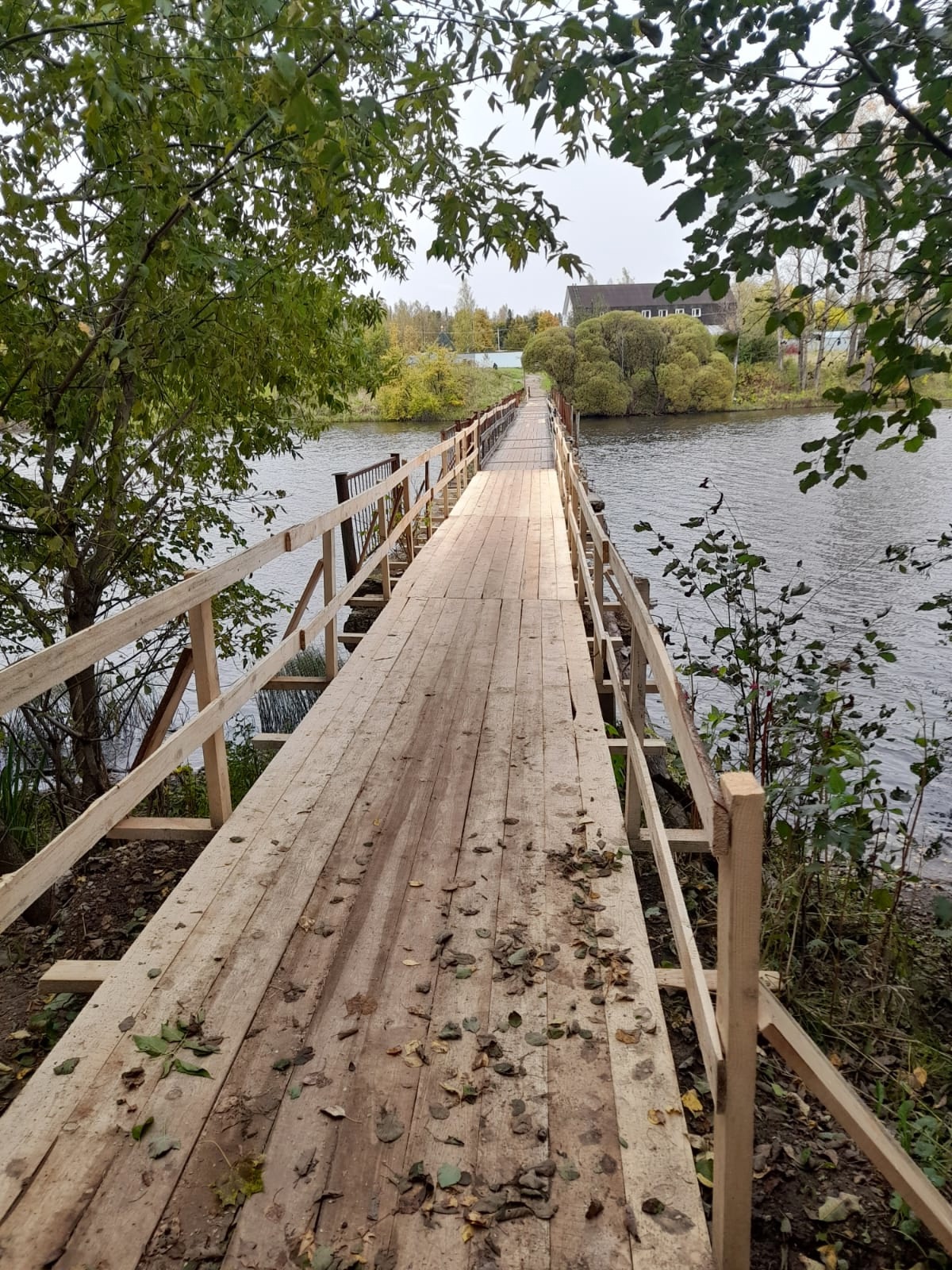 В городе Нелидово завершили ремонт пешеходного моста В городе Нелидово завершили ремонт пешеходного моста