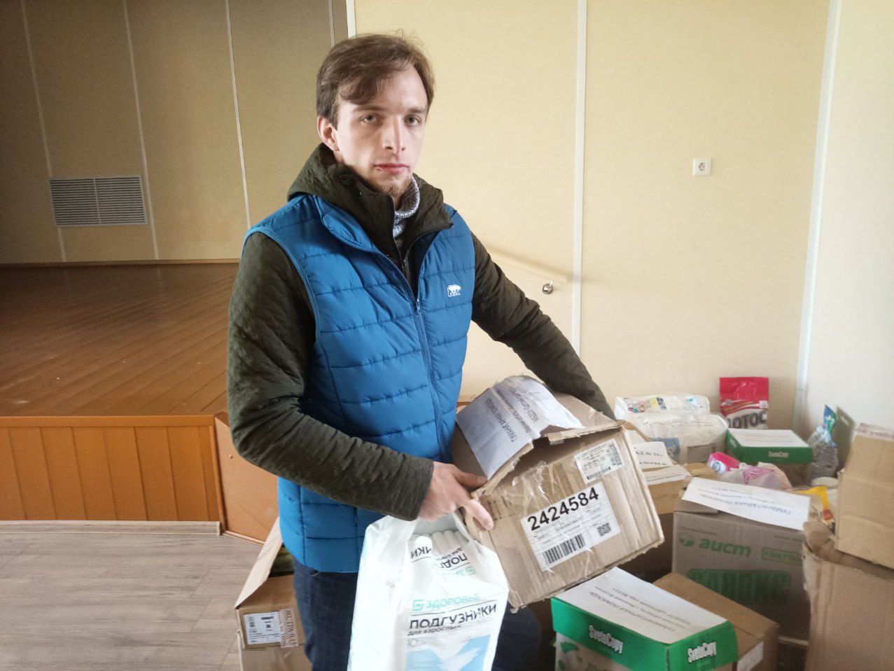 В Твери активисты собрали гумгруз для социально незащищённых граждан В Твери активисты собрали гумгруз для социально незащищённых граждан