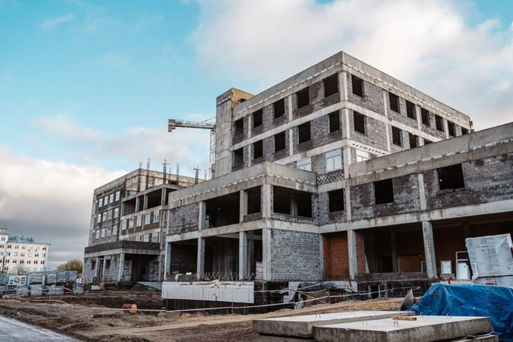 Игорь Руденя проинспектировал ход строительства ДОКБ в Твери