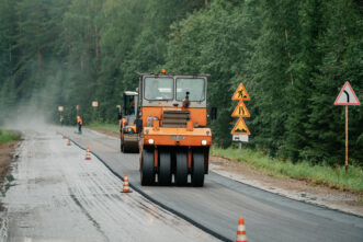 Губернатор Игорь Руденя поздравил работников дорожного хозяйства с профессиональным праздником