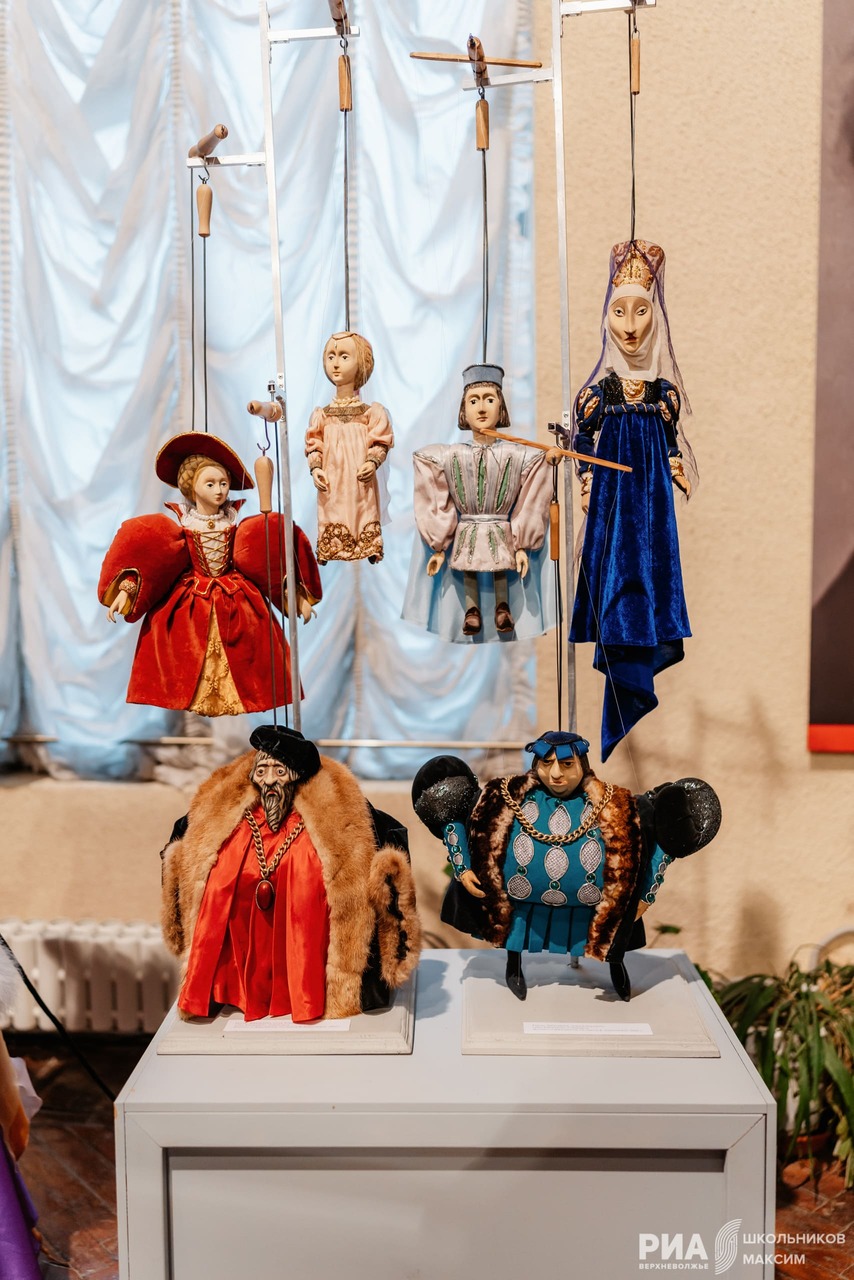 От замысла к воплощению: Тверской театр кукол показал работы главного художника