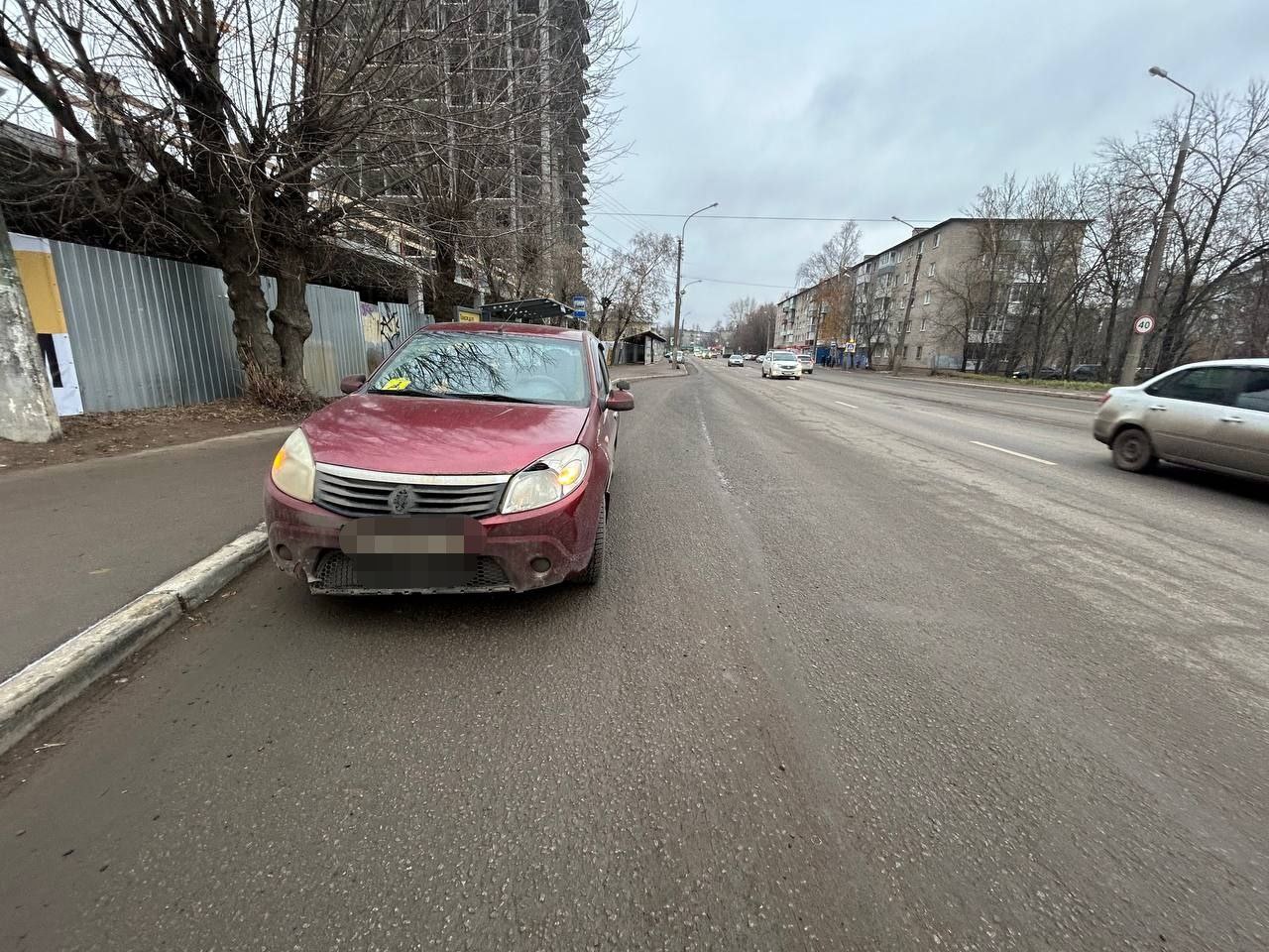 В Твери невнимательный водитель сбил девушку В Твери невнимательный водитель сбил девушку