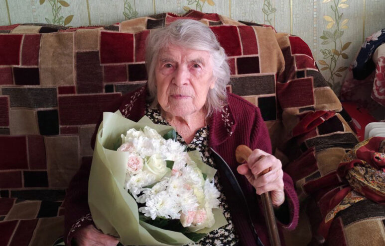 100 лет исполнилось жительнице города Вышний Волочек Людмиле Костиной