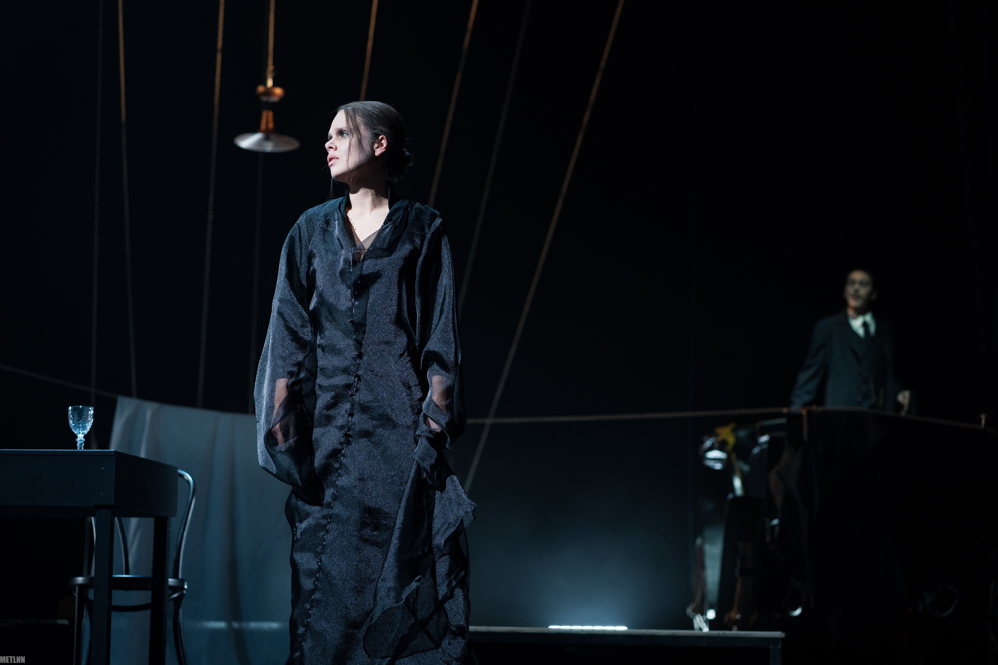 Премьера в новом жанре: Тверской зритель увидел драму Анны Карениной Премьера в новом жанре: Тверской зритель увидел драму Анны Карениной