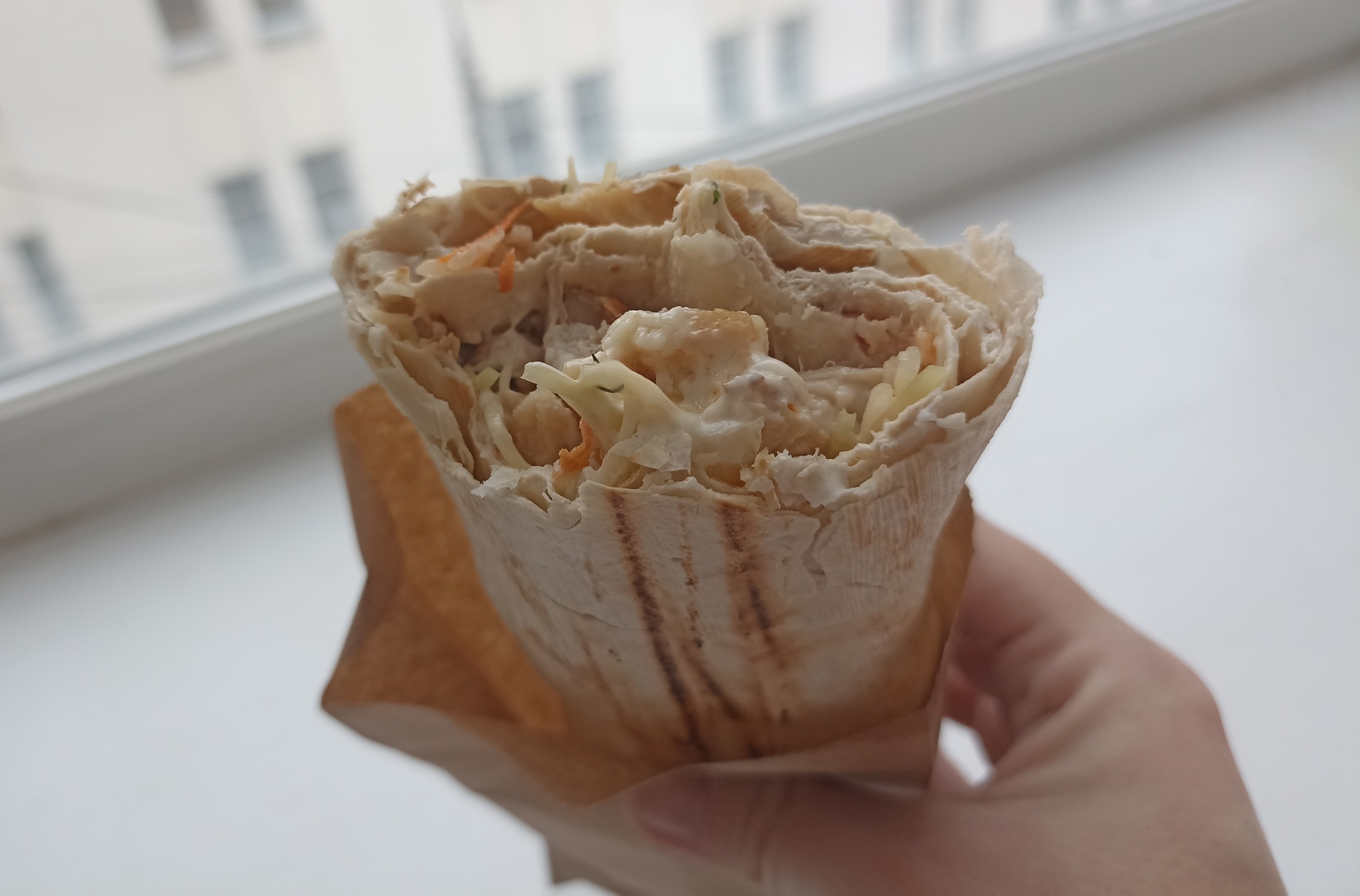 Поели за вас: Итальянская шаурма оказалось российской в кафе Bomb Chicken