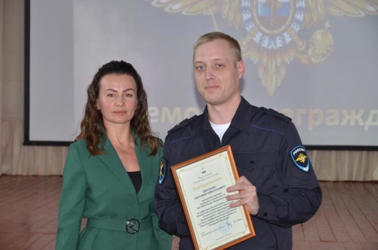 В Вышневолоцком округе чествовали сотрудников полиции В Вышневолоцком округе чествовали сотрудников полиции